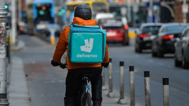 Deliveroo sanctionné : une grosse amende pour ne pas avoir salarié ses livreurs