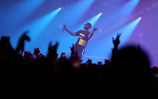 Damso annonce qu’il fera deux nouveaux concerts à à l’AccorHotels Arena