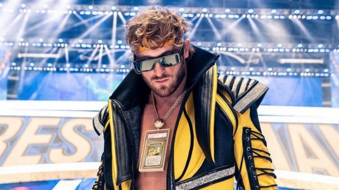 Logan Paul monte sur le ring avec une carte Pokémon rarissime au cou et décroche un record