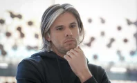 Orelsan sort des éditions vinyles de son album et se fait critiquer sur les réseaux sociaux