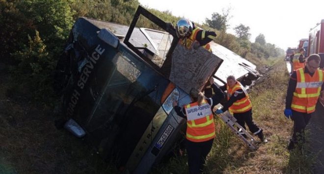 PNL : un bus de la tournée accidenté dans un fossé sur l’autoroute A11