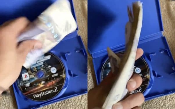 Un Tiktokeur découvre une liasse de billets cachés dans un vieux jeu de Playstation
