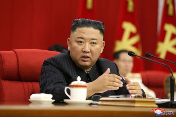 Kim Jong-Un annonce que la Corée du Nord est passée de « zéro covid » à 1,2 million de cas en 72 heures