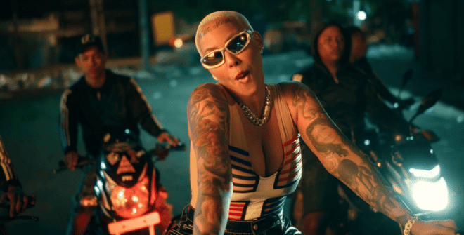 Amber Rose surprend en devenant rappeuse et se fait lyncher