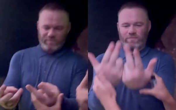 Quand Wayne Rooney apprend à faire le signe de Jul