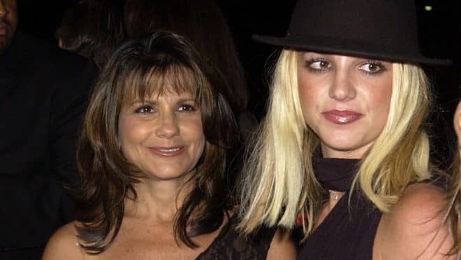 Britney Spears : après son père, la chanteuse accuse sa mère de maltraitance