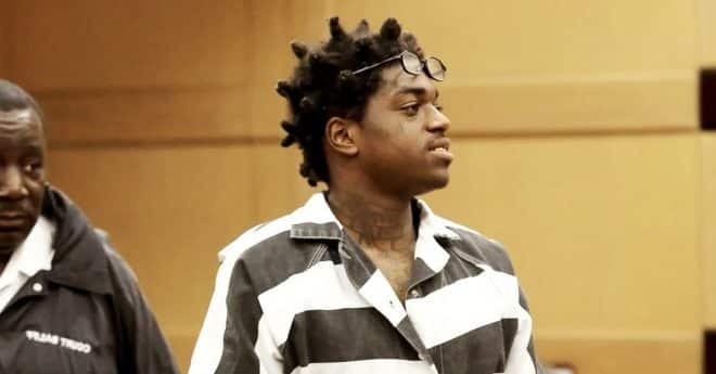 Retour à la case prison pour Kodak Black : le rappeur a été arrêté pour possession illégale d’oxycodone