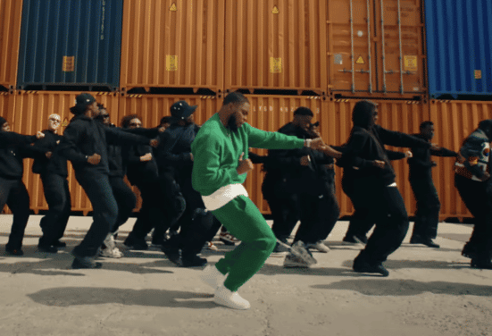 Numéro 1 depuis sa sortie, Fresh Lapeufra dévoile enfin le clip de son morceau « CHOP »