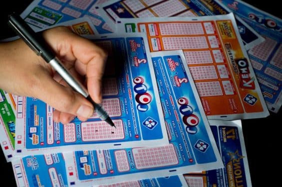 A sa pause, un homme découvre qu’il a gagné 16 millions au loto et démissionne