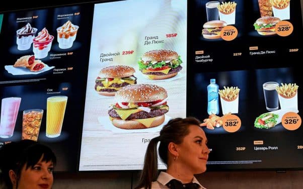 Le concurrent russe de McDonald’s s’attire les foudres après une pénurie de frites et moisissure dans les sandwichs