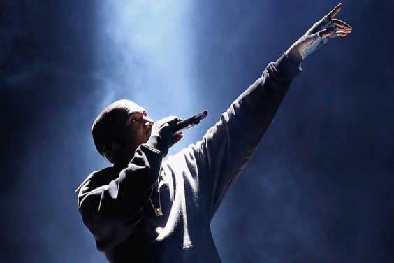 Kanye West révèle la somme complètement folle qu'il prend pour chacun de ses concerts