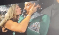 Alicia Keys pousse un coup de gueule après avoir été embrassée par une fan