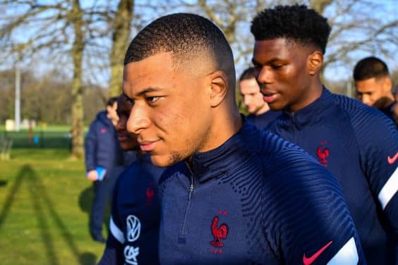 Après Ubereats et Coca-Cola, Kylian Mbappé refuse de participer à la séance photo de l’équipe de France