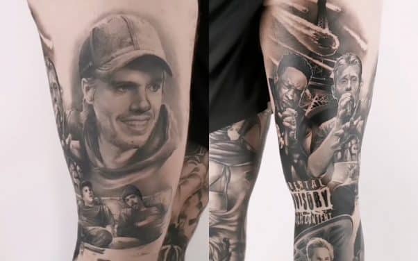 Un tattoo artist rend hommage au rap français sur une jambe entière