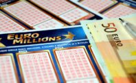 Euromillions : après avoir parié ensemble, 165 habitants remportent le jackpot de 143 millions