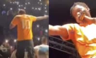 Tiakola reprend « DIE » de Gazo en plein concert en Côte d'Ivoire