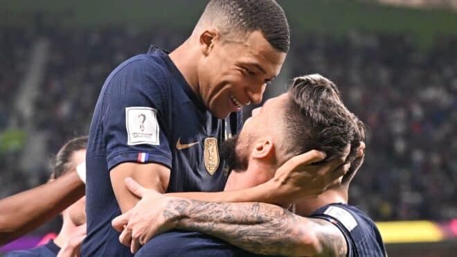 Olivier Giroud commente sa célébration avec Kylian Mbappé qui a fait le buzz