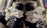 6ix9ine revient en force et nargue ses détracteurs en dormant avec un million de dollars