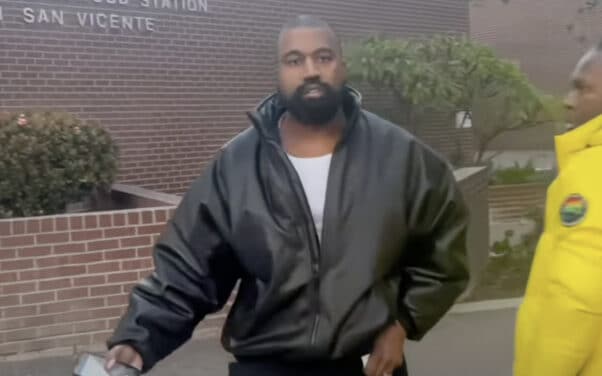 Kanye West s’en prend pour la troisième fois à un paparazzi et hurle au harcèlement