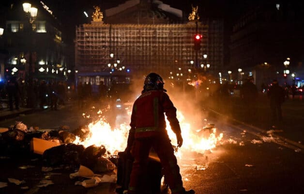Manifestations nocturnes : des débordements et 171 interpellations à Paris