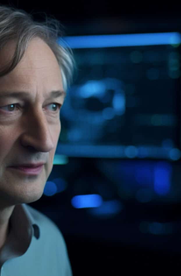 Geoffrey Hinton quitte Google et dénonce l'intelligence artificielle