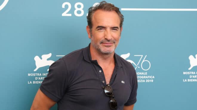 Jean Dujardin paye sa tournée discrètement à tous les clients d’un bar