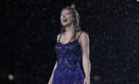 Taylor Swift manque de s'étouffer avec un insecte en plein concert