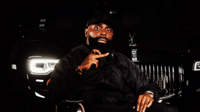 © Instagram : @kaarisofficiel1