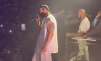 Drake se fait viser par un jet de téléphone en plein concert