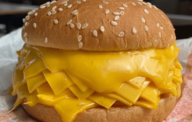 Burger King lance un sandwich 100% fromage sans salade et sans viande