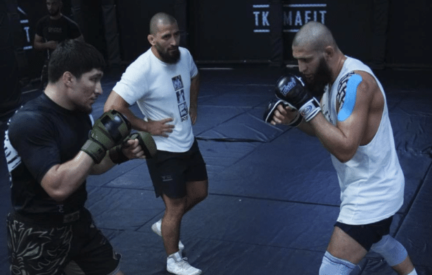 Khamzat Chimaev et Baysangur Chamsoudinov s'entrainent ensemble pour l'UFC 294