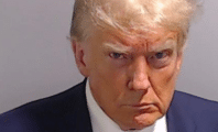 Le mugshot de Donald Trump retourne complètement la Toile