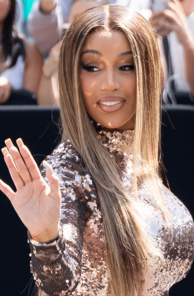 Cardi B : le micro lancé par la rappeuse vendu aux enchères