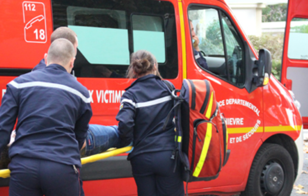 Un garçon de sept ans sauve sa mère en appelant les pompiers