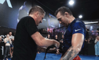 Conor McGregor reçoit sa ceinture noire de Jiu-Jitsu Brésilien