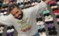 Drake révèle sa collection de soutiens-gorge qu’il a reçu pendant sa tournée actuelle