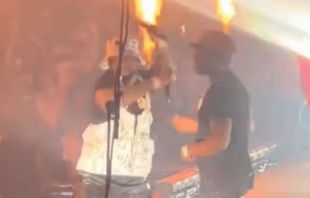 50 Cent lance son micro dans la foule en plein concert : une femme est transportée à l'hôpital