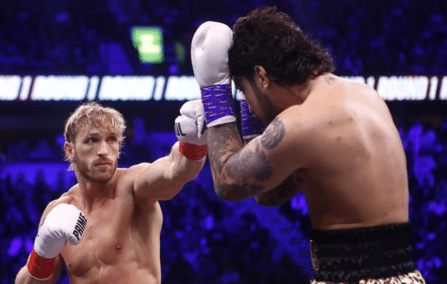 Dillon Danis VS Logan Paul : le combat finit en bagarre générale sur le ring