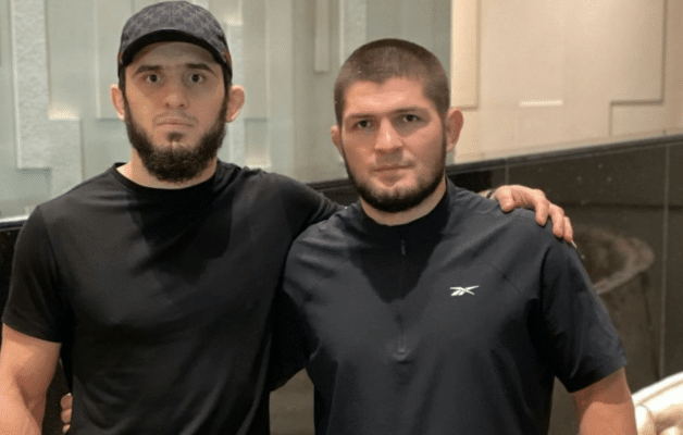 Islam Makhachev (31 ans) coaché par Khabib Nurmagomedov, il balance sur leurs entraînements