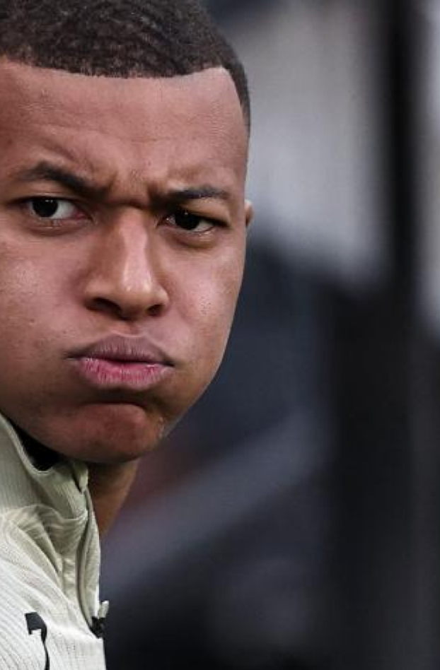 Daniel Riolo accuse Kylian Mbappé d'être à l'origine de la débauche du PSG