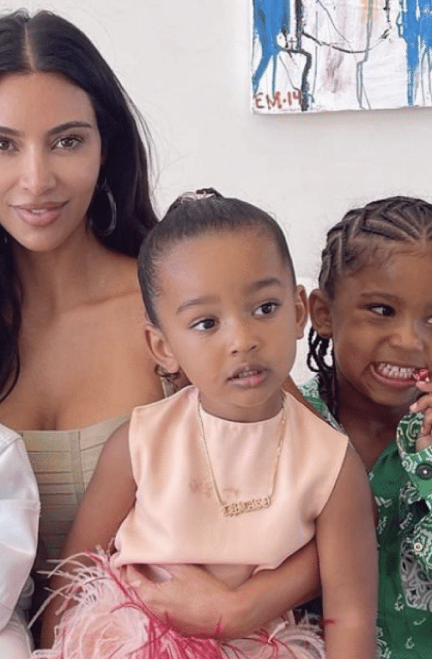 Kim Kardashian engage un homme nounou pour leur donner une figure paternelle