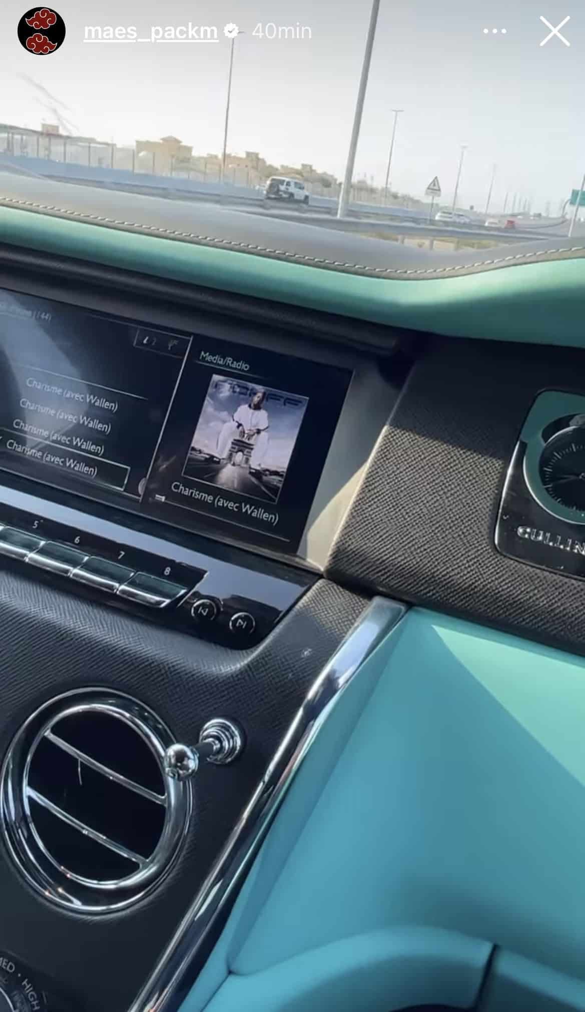 Maes se moque de Booba en écoutant un titre de Rohff dans sa voiture