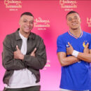 Kylian Mbappé stupéfait devant son double de cire chez Madame Tussauds