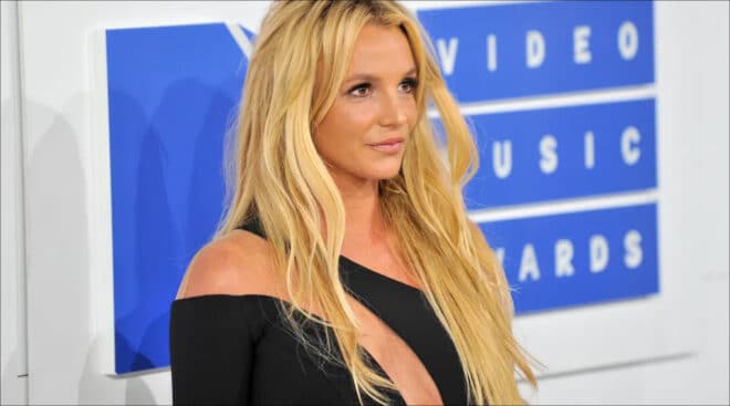 Britney Spears hospitalisée après une altercation dans un hôtel ? Elle brise le silence