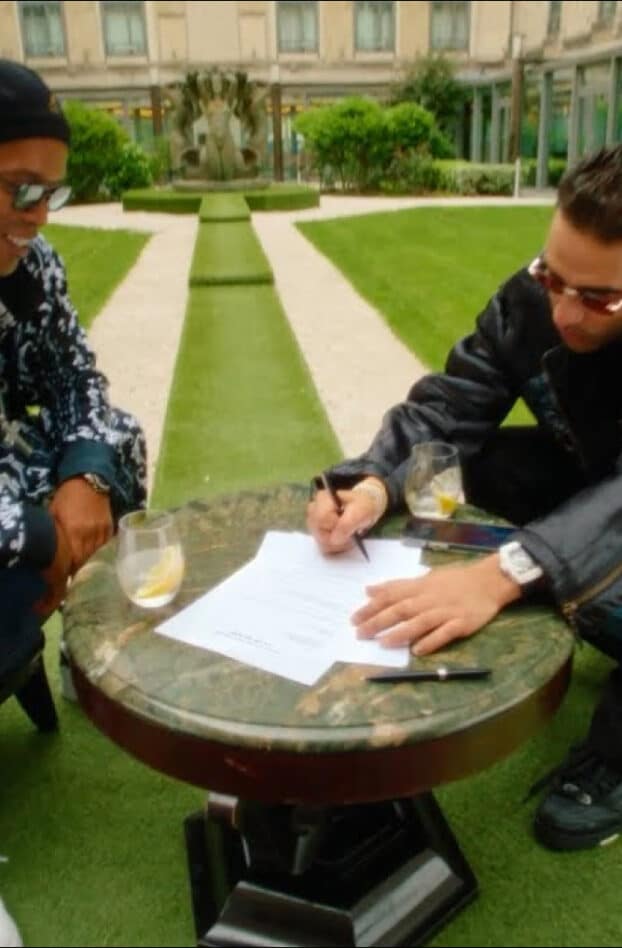 Heuss L'enfoiré confirme la sortie de son album LVDR avec Ronaldinho