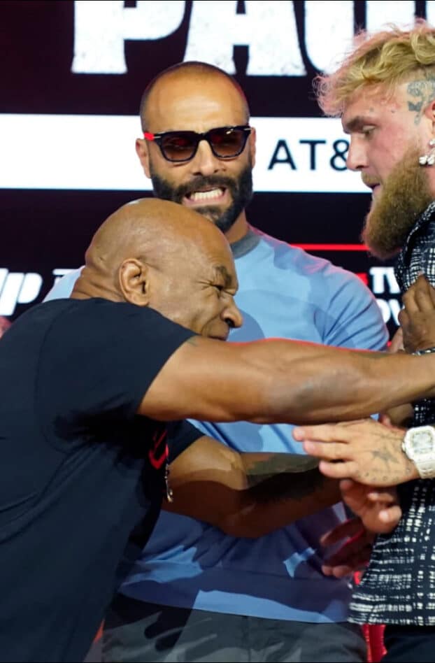 Jake Paul hué à New-York, Mike Tyson se jette sur lui en conférence de presse