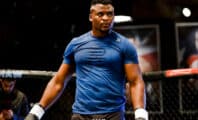 Francis Ngannou se livre sur son parcours pour arriver en France et son premier logement dans un parking