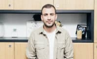 « Je parlerai toute ma vie de rap » : Mehdi Maïzi se confie sur sa carrière de journaliste