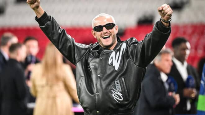 DJ Snake : pourquoi porte-t-il des lunettes de soleil ? La raison est étonnante