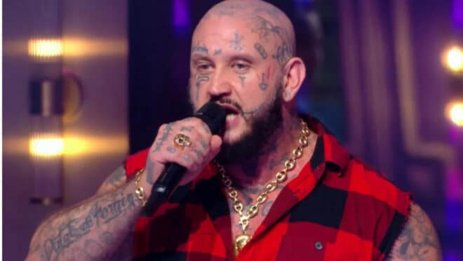« C’est qui ce gros naze ? » : Seth Gueko balance sur Muriel Robin dans «LOL : qui rit, sort !»